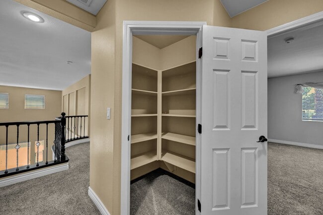 Building Photo - A Fabulous 4 Bedroom Home with a Sparkling Pool!!!