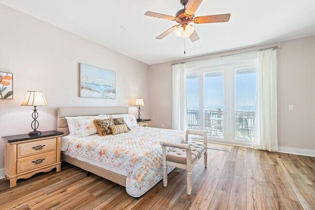 Building Photo - 8515 Surf Dr