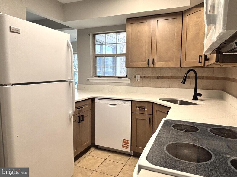 Kitchen - 1507 Bennett Pl