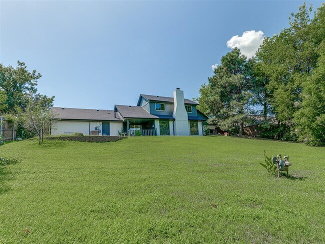 Building Photo - 3405 Woodsboro Dr