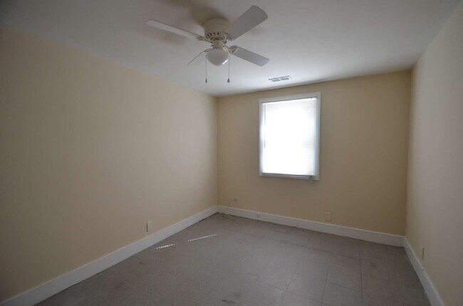 Building Photo - 1618 Acacia St