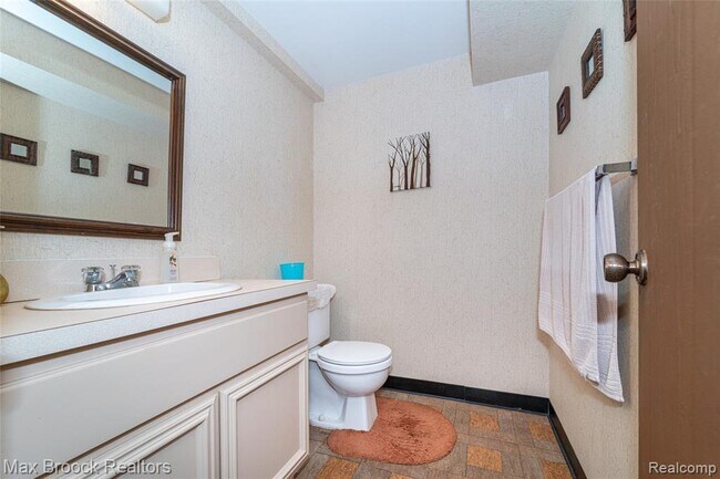 Building Photo - 862 Yorktown Ct