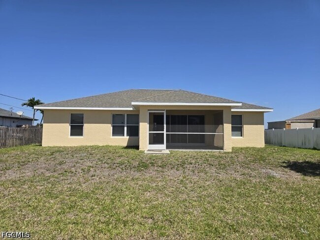 Building Photo - 1156 NW 5th Pl