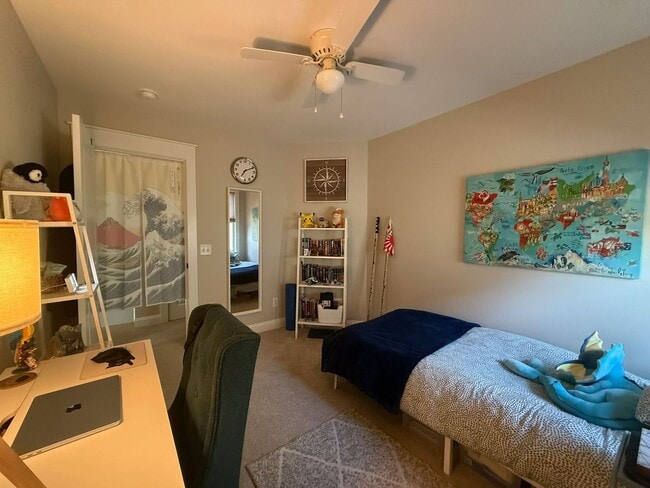 Building Photo - Available now. Amazing 4 BR/2.5 BA Home Available at Shellring at St Thomas Island!