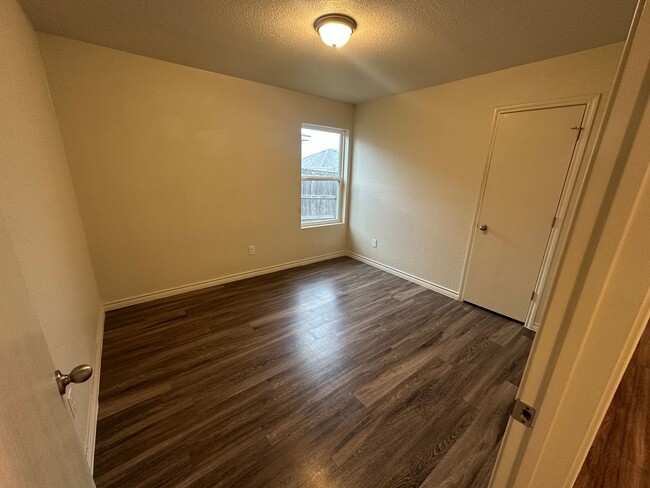 Building Photo - AVAILABLE Now! *MORE PHOTOS COMING SOON*