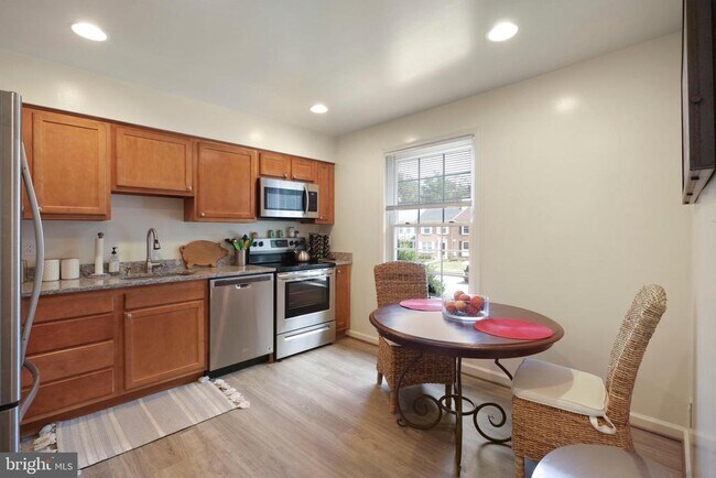 Primary Photo - 11 Donagh Ct