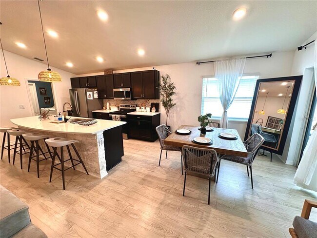Building Photo - 144 Foxtail Loop