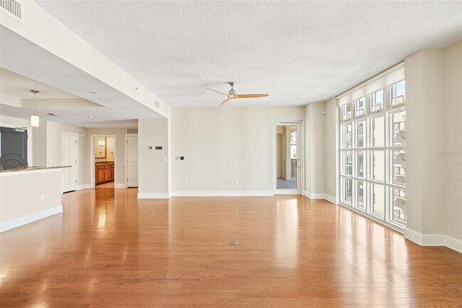 Building Photo - 1227 E Madison St