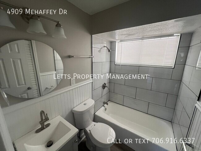Building Photo - Beautifully remodeled brick ranch with a c...