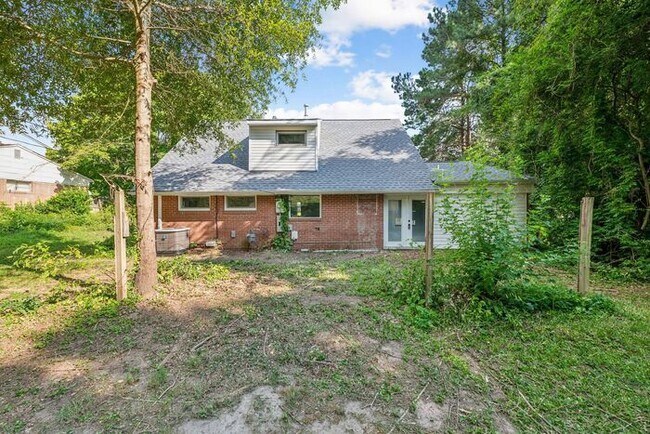 Building Photo - 9302 Holbrook Dr