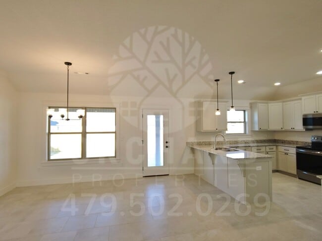 Building Photo - Siloam Springs- Single-Family Home- Beauti...