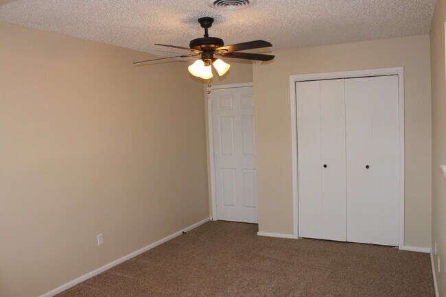 Building Photo - PRE-LEASING For August! 4 Bedroom/ 2 Bath Updated house close to TTU and LCU