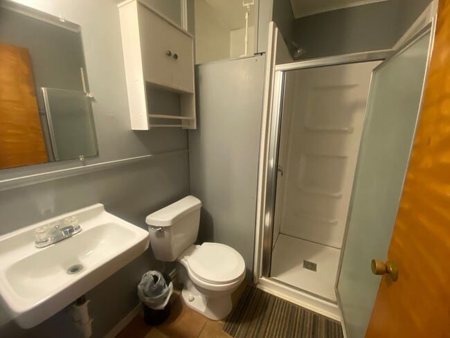 Building Photo - LONG TERM LAKEFRONT RENTAL 1B/1B  Apartment Camdenton Area