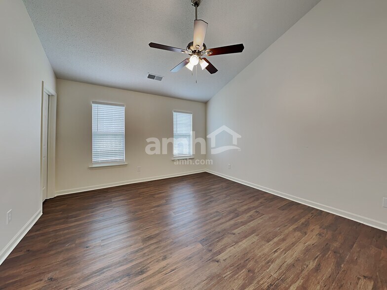 Building Photo - 135 Cabot Dr