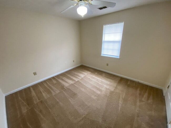 Building Photo - PRE-LEASING FOR AUGUST 2026!