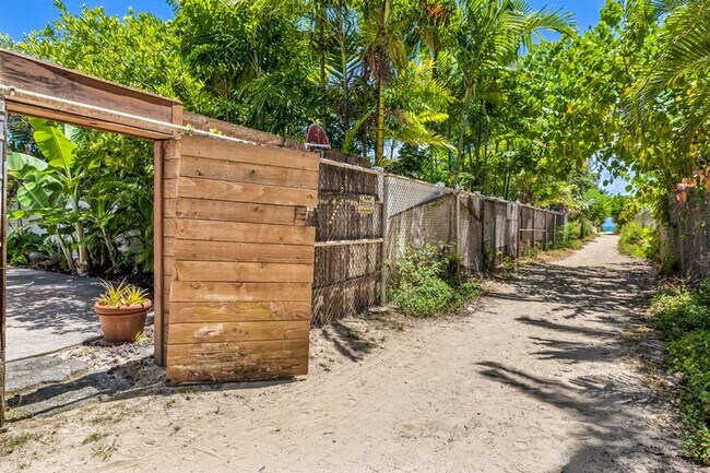 Building Photo - Elegant Home w/ Private Beach Access, Pool...