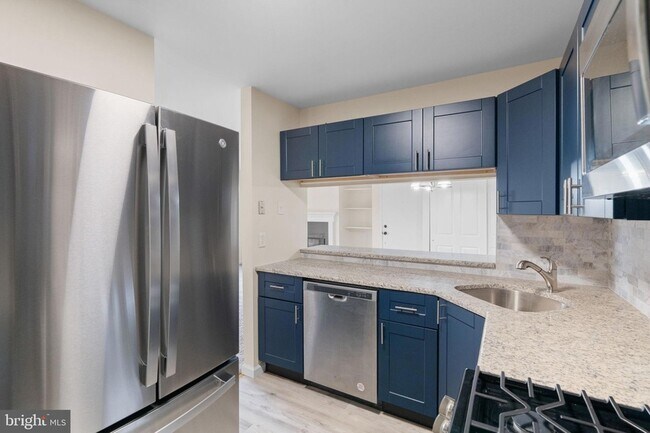 Building Photo - 408 Stockton Ct