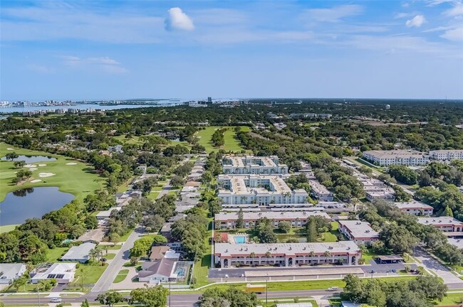 Building Photo - 1706 Belleair Forest Dr