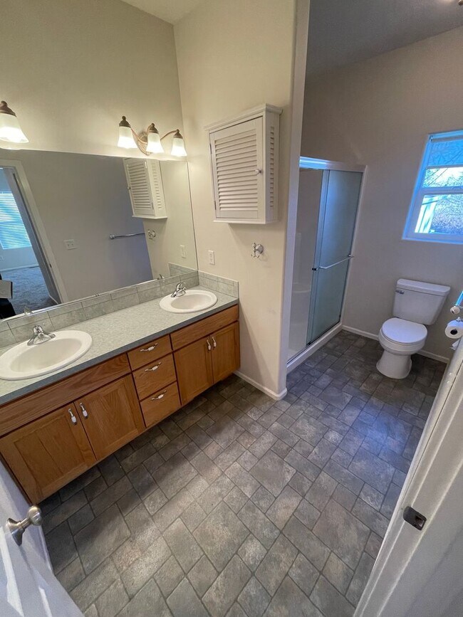 Building Photo - 3 Bedroom Home in North Albany!