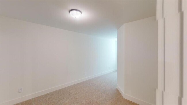 Building Photo - 5873 Greystone Dr