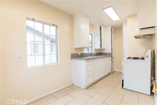 Building Photo - 921 Carob Way