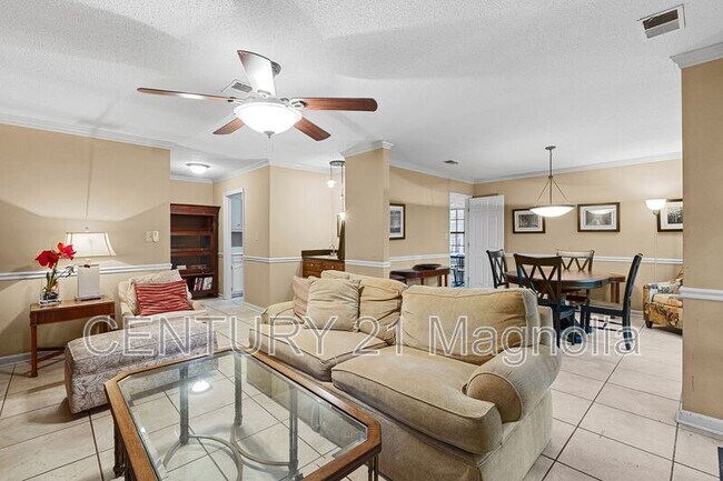 Building Photo - 2519 Carriage Creek