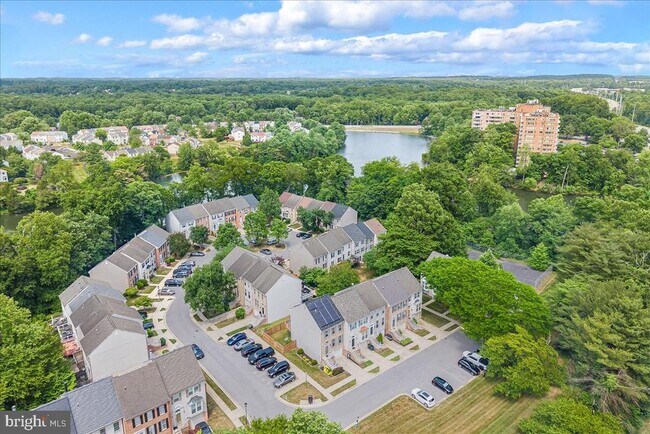 Building Photo - 11304 Southlakes Dr