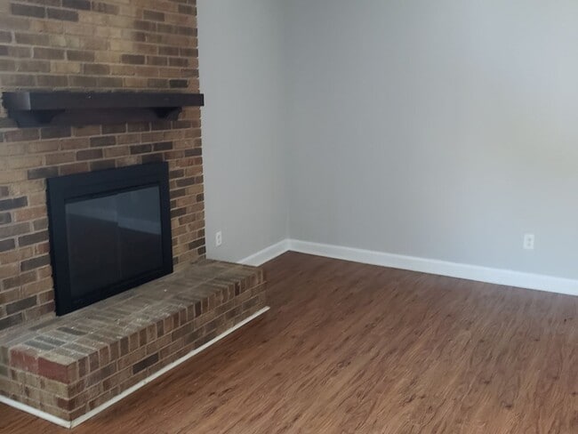 Building Photo - Adorable 3 Bedroom Home in Hemby Bridge!