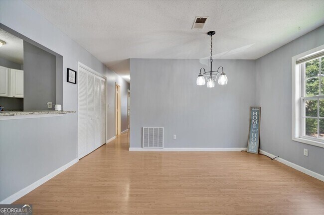 Building Photo - 3599 Woodbriar Cir