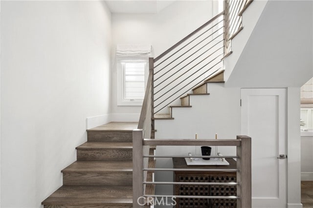 Building Photo - 712 Marguerite Ave