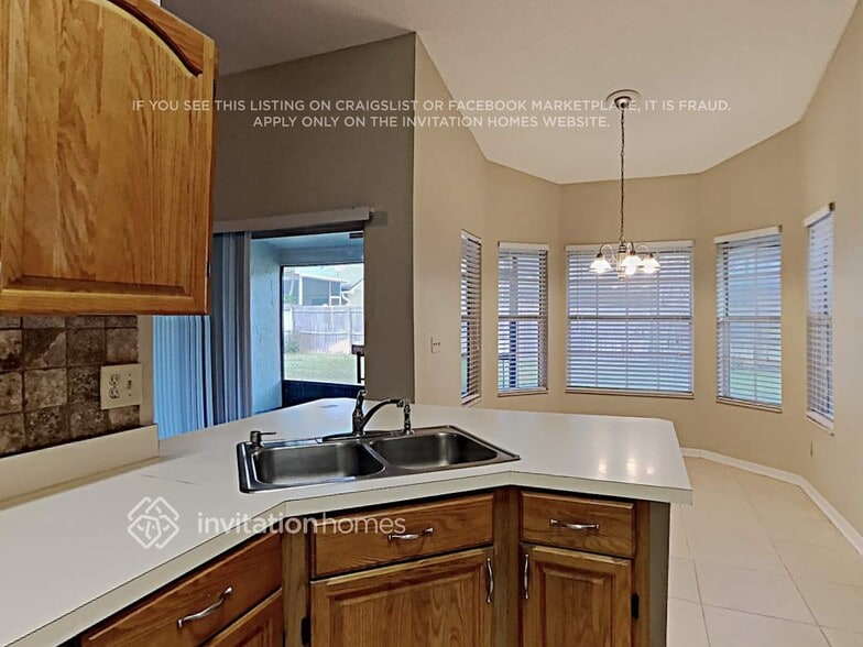 Building Photo - 817 Silversmith Cir