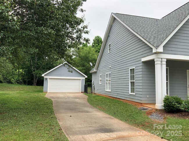 Building Photo - 8228 Ballymore Ct