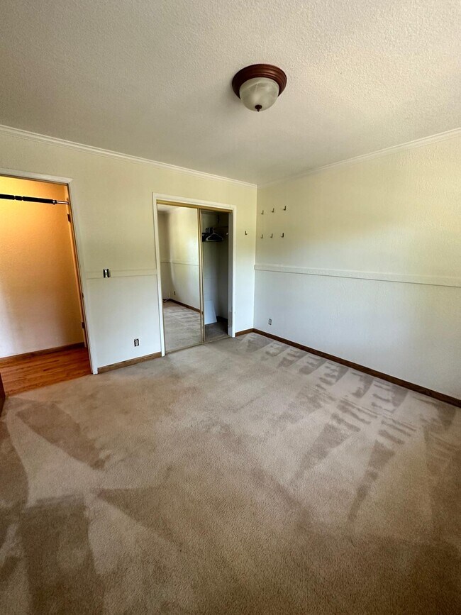 Building Photo - 2431 Rifle Range Dr