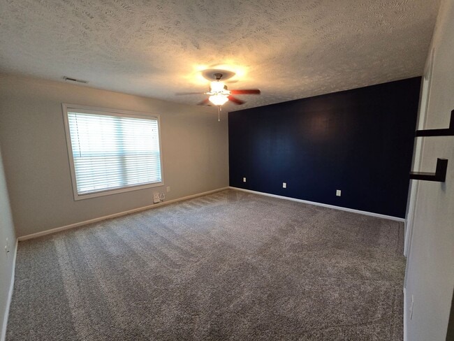 Building Photo - 362 Broad Dr