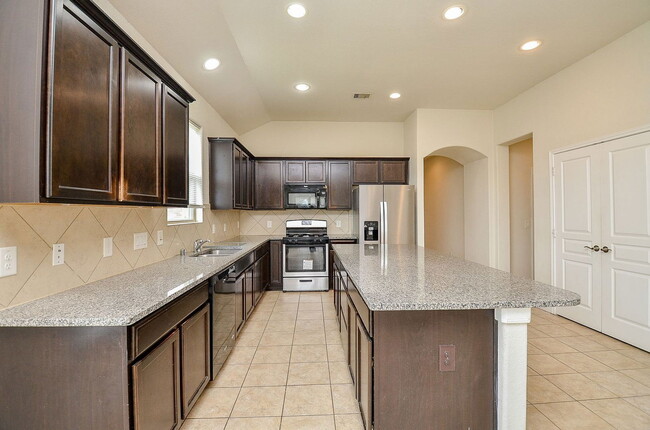 Building Photo - 16608 Spirit Lake Ct