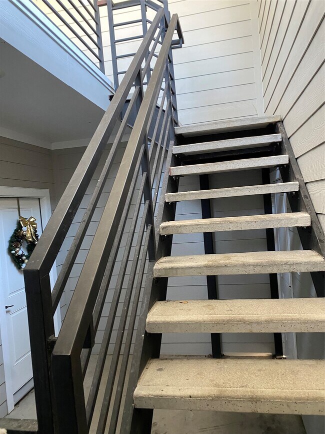 Building Photo - 3604 Dennis St