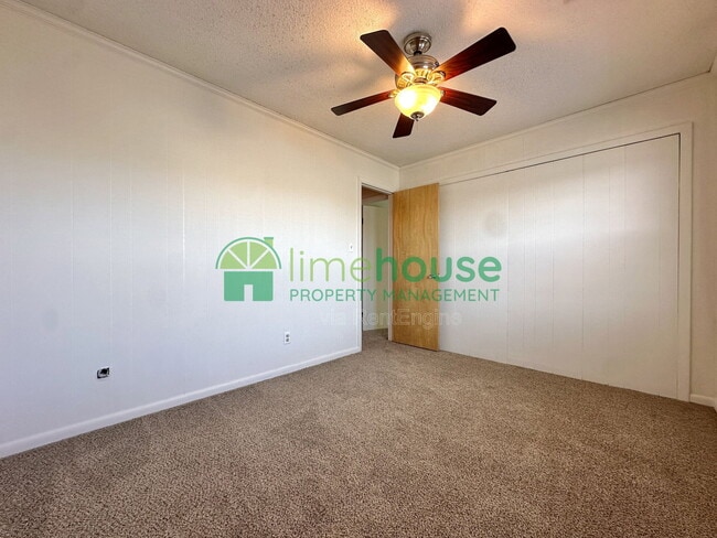 Building Photo - 4420 Ocean View Ave