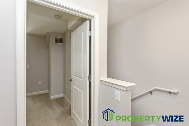 Building Photo - 4128 Orchard Ridge Blvd