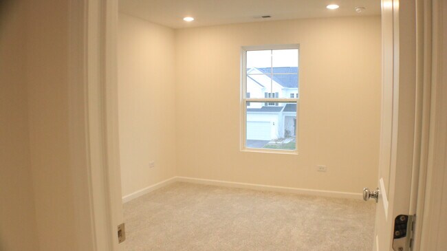 Building Photo - 2767 Lawlor Ln