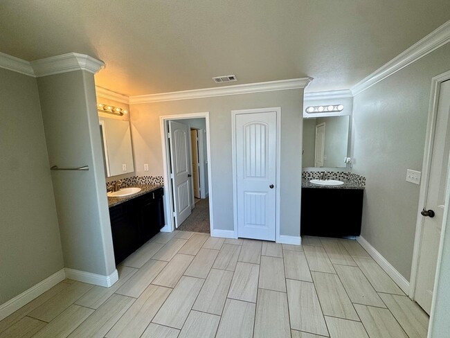 Building Photo - 9323 Bee Balm Ave