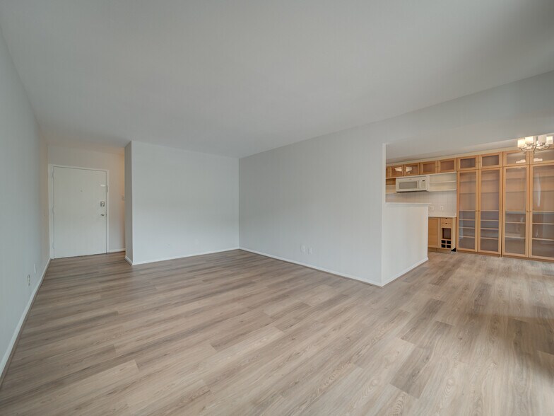 Building Photo - 5017 7th Rd S