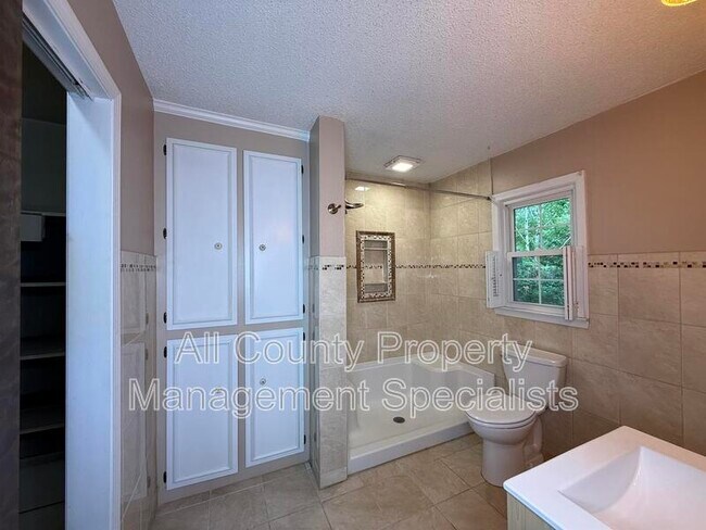 Building Photo - 2932 Bagpipe Rd