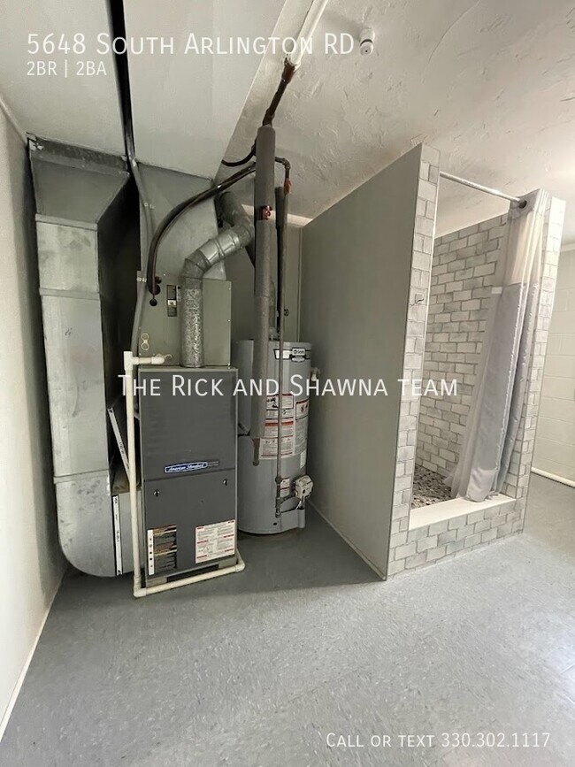 Building Photo - Two bedroom townhouse with bonus room for ...