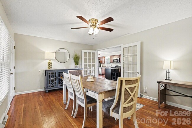 Building Photo - 113 Suncrest Rd