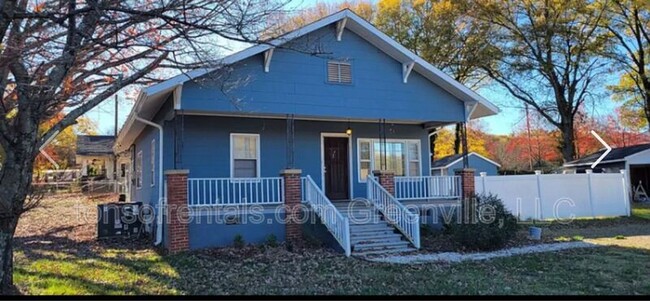 Primary Photo - 2081 Hayne St