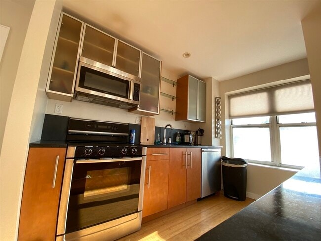 Building Photo - 120 Mountfort St