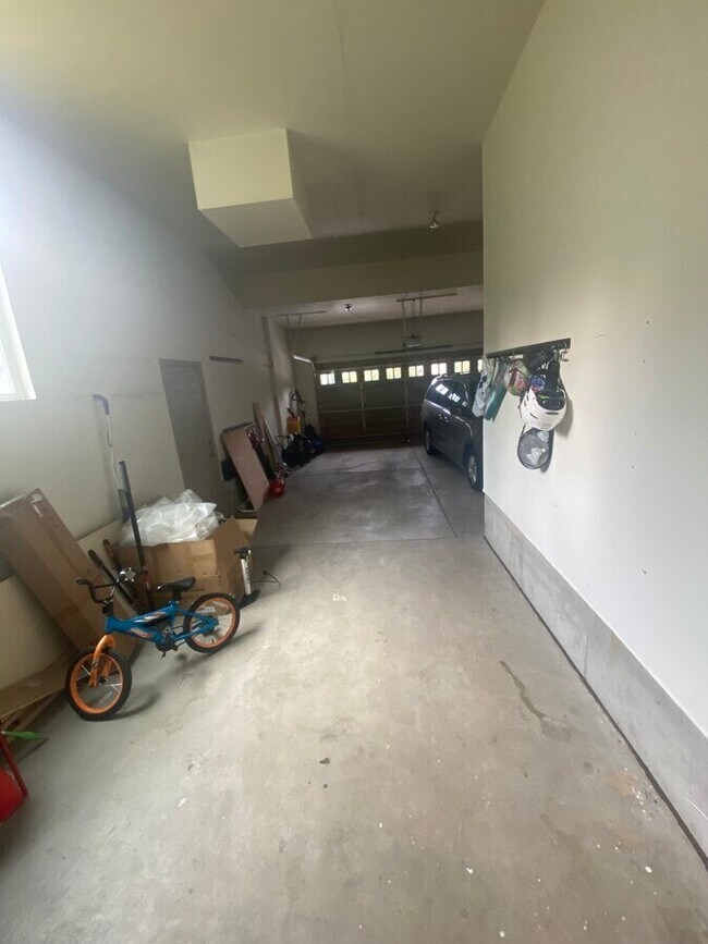 Building Photo - 10850 Trotwood Way