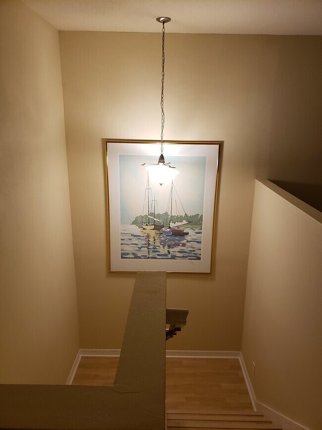 Building Photo - Lakeside Village Townhouse 2 Bedroom  2.5 Bath Available for Short-Term Rental