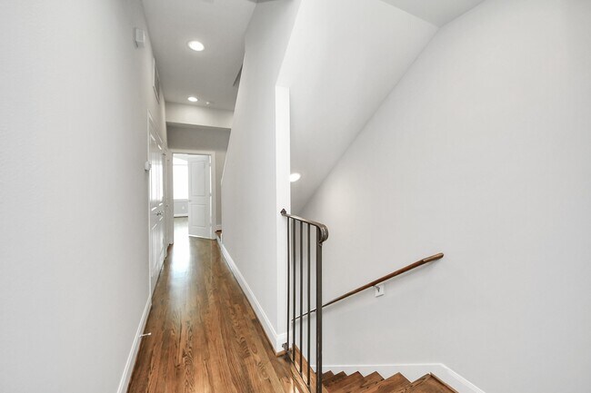 Building Photo - 1265A Bonner St