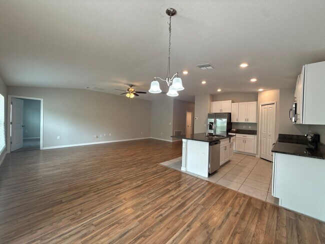 Building Photo - 13249 SW 77th Ave